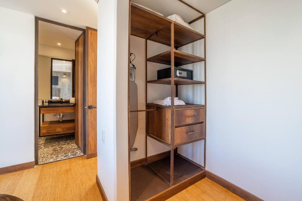 Stylish 2 Masters With Patio And View *