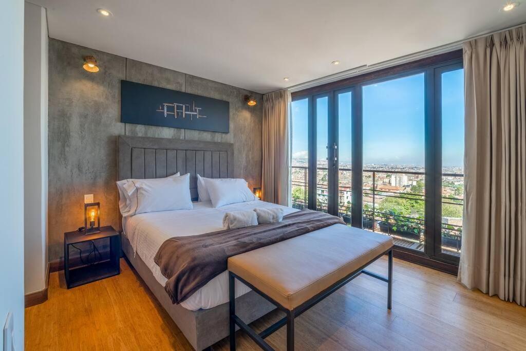 Stylish 2 Masters With Patio And View Apartment Bogota