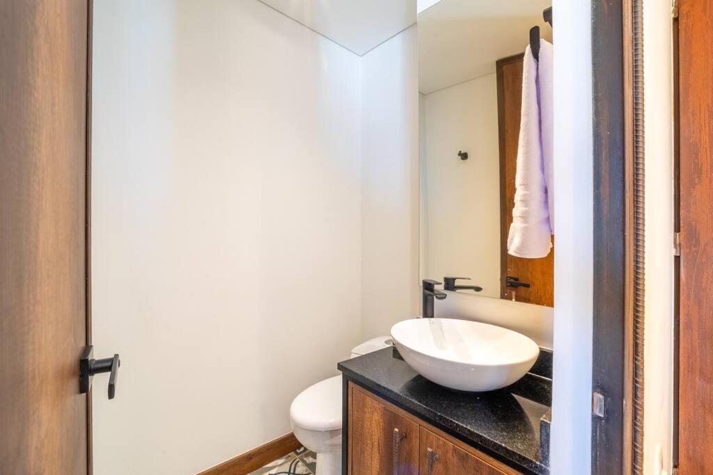Stylish 2 Masters With Patio And View Apartment