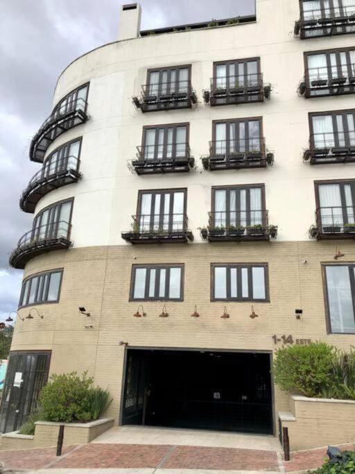 Stylish 2 Masters With Patio And View *