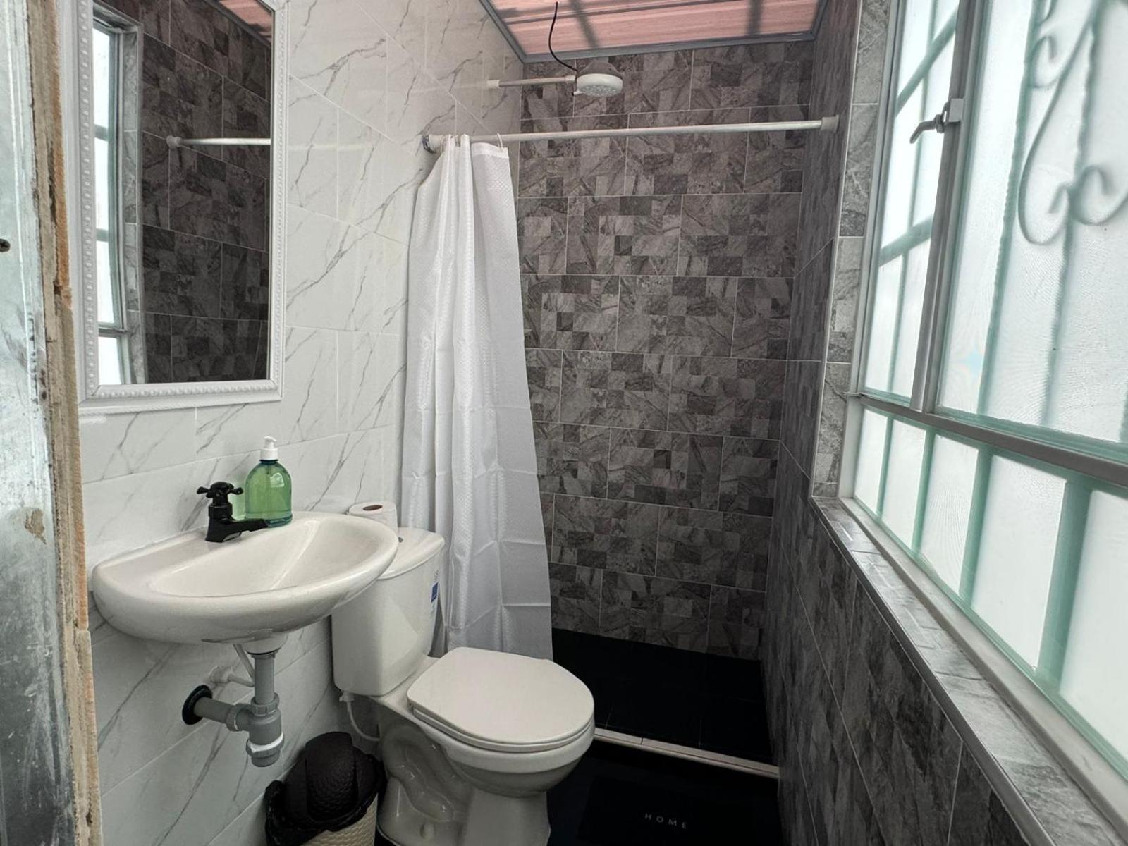 C Con Bano Privado * Bogotá