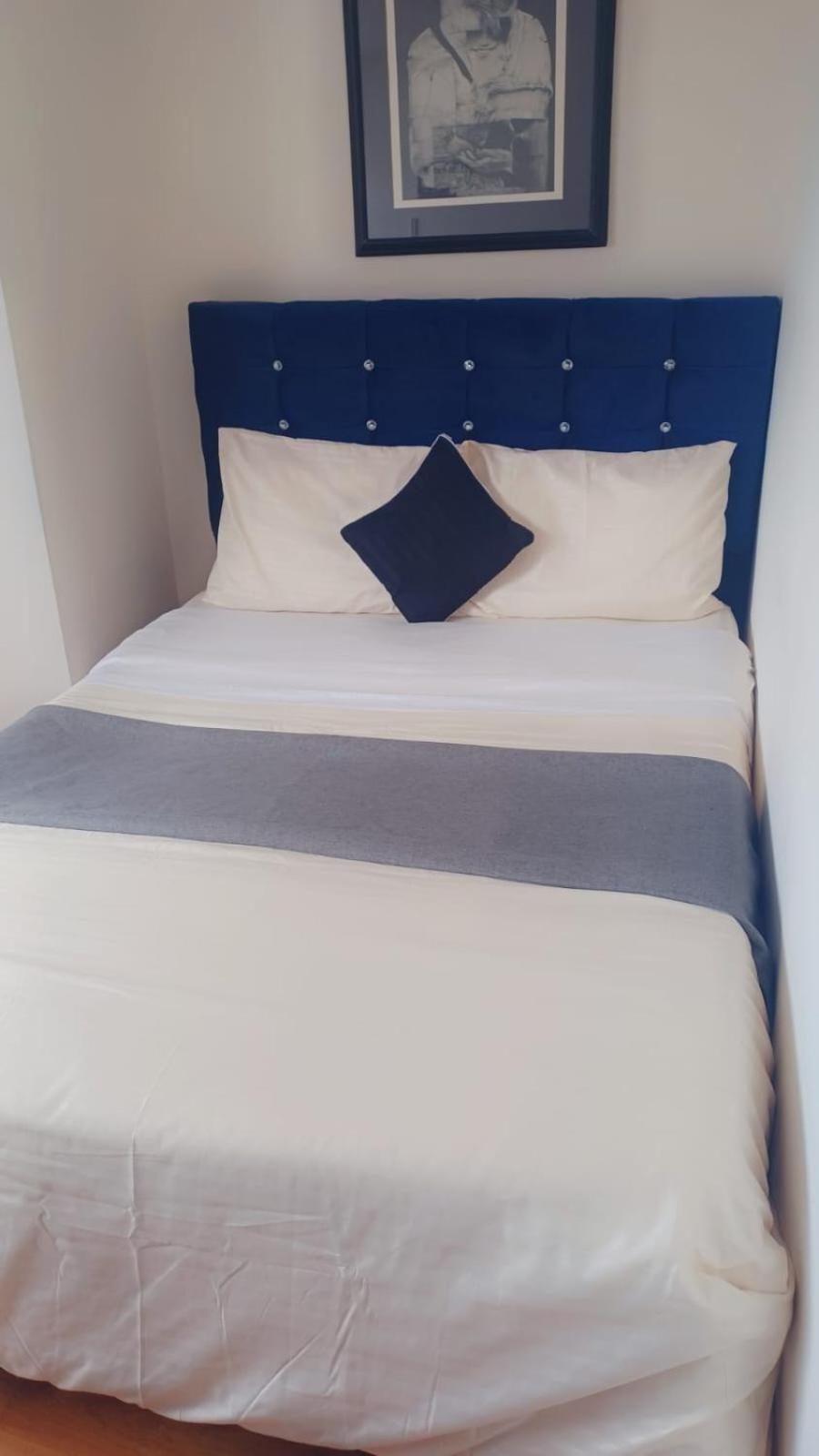 Hotel Sector De Corferias , Y , A 10 Cuadras Embajada Americana , Cerca Al , G 12 , Universidad Nacional , Aeropuerto A 2 Cuadras Estacion Ciudad Universitaria Marque-tresdiecisietecincoveintisieteveintiseistreintayuno *
