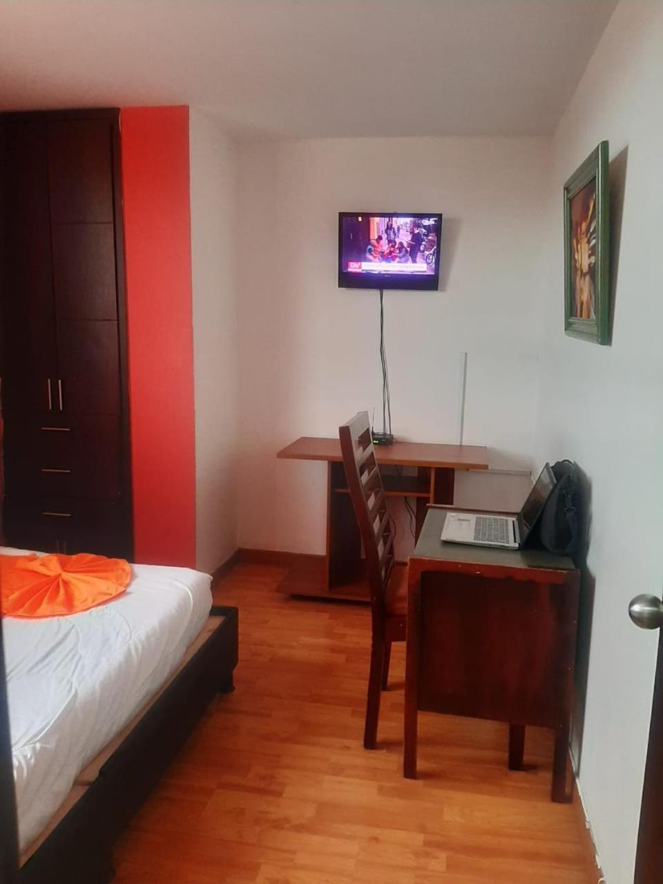Sector De Corferias , Y , A 10 Cuadras Embajada Americana , Cerca Al , G 12 , Universidad Nacional , Aeropuerto A 2 Cuadras Estacion Ciudad Universitaria Marque-tresdiecisietecincoveintisieteveintiseistreintayuno Hotel Bogota
