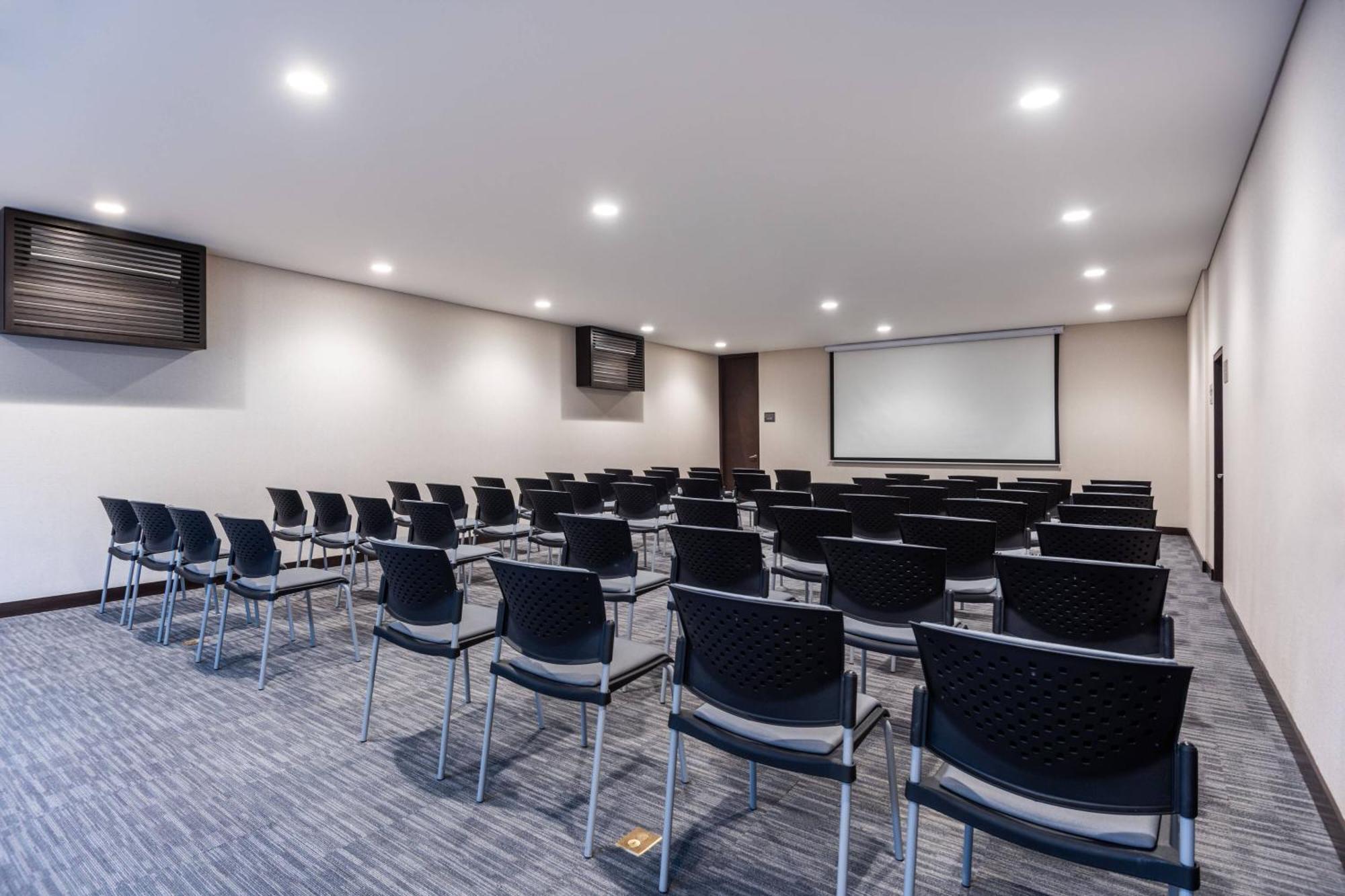 Ac By Marriott Zona T Hotel Bogota