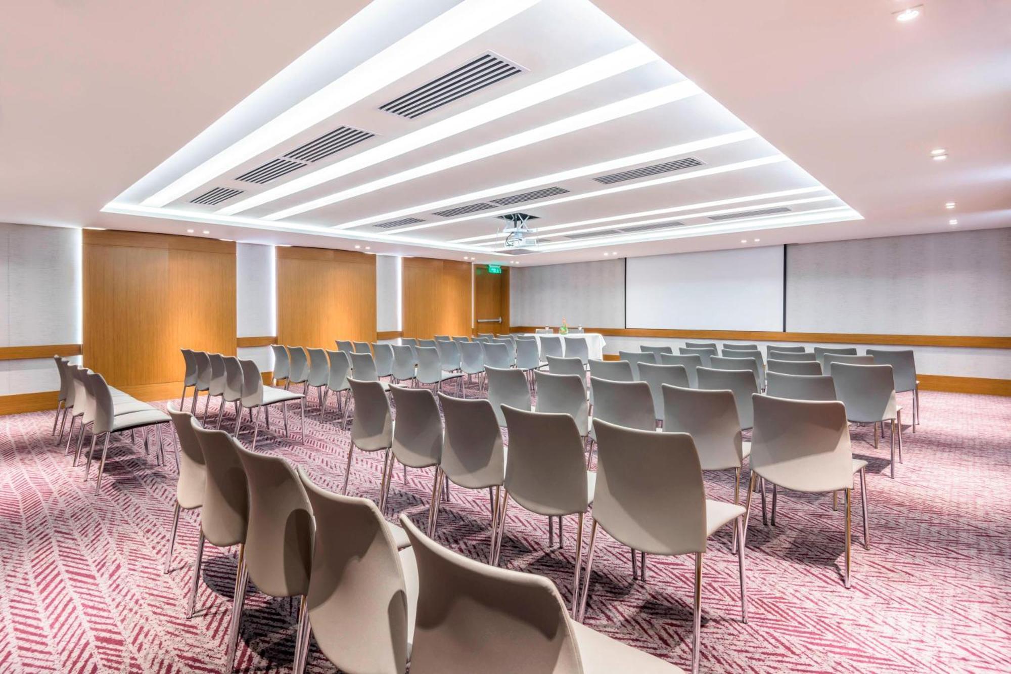 Courtyard By Marriott Airport Bogota