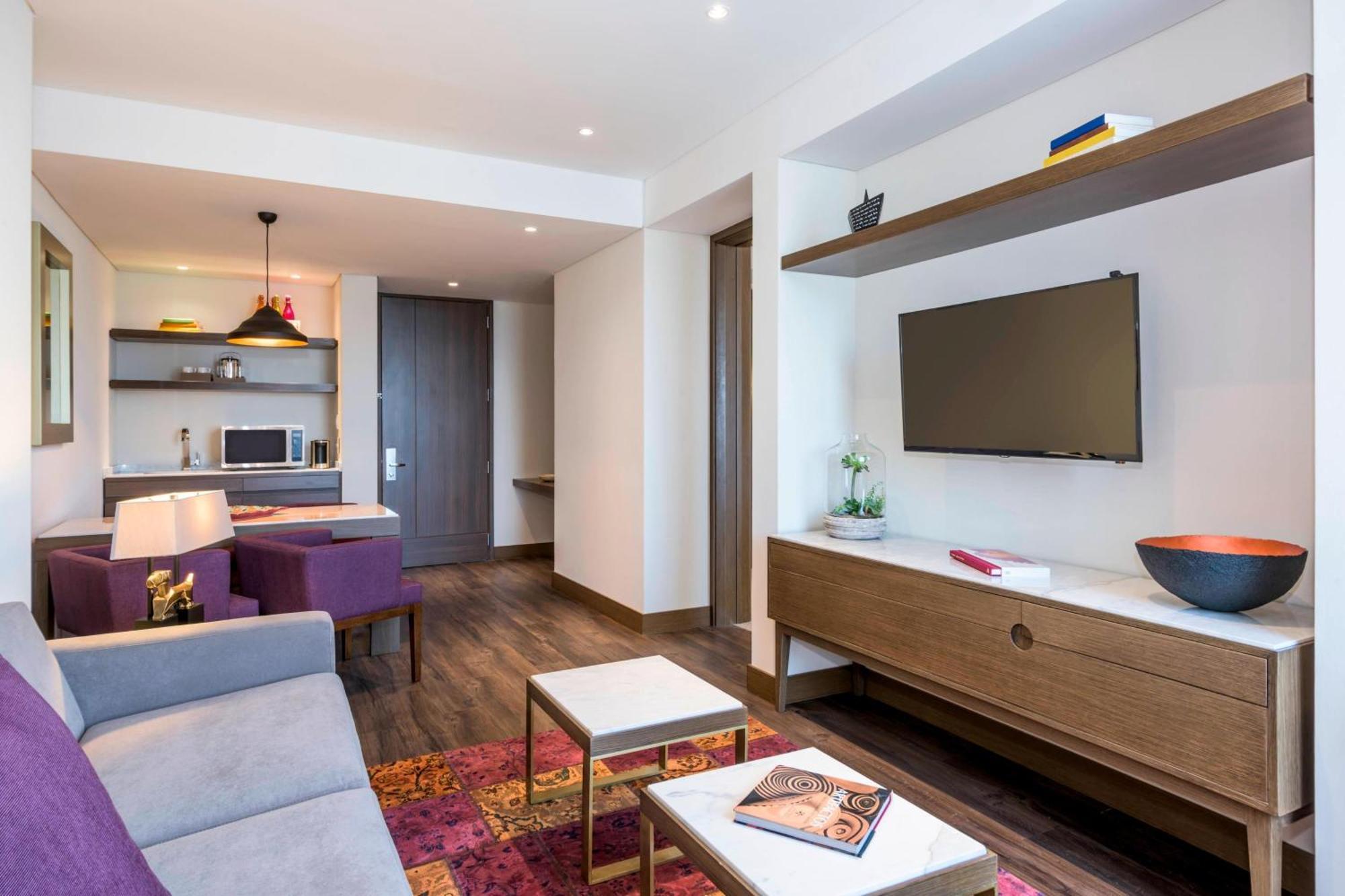 Hotel Courtyard By Marriott Airport 4*