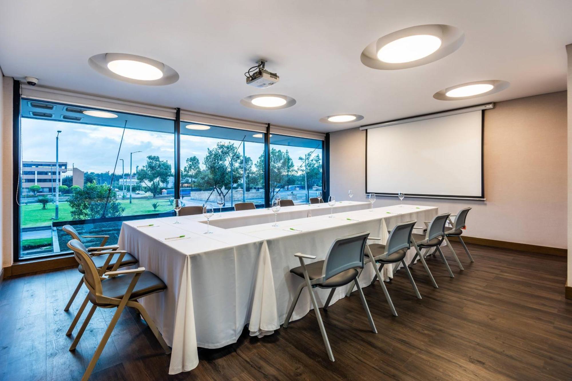 Courtyard By Marriott Airport 4* Bogota