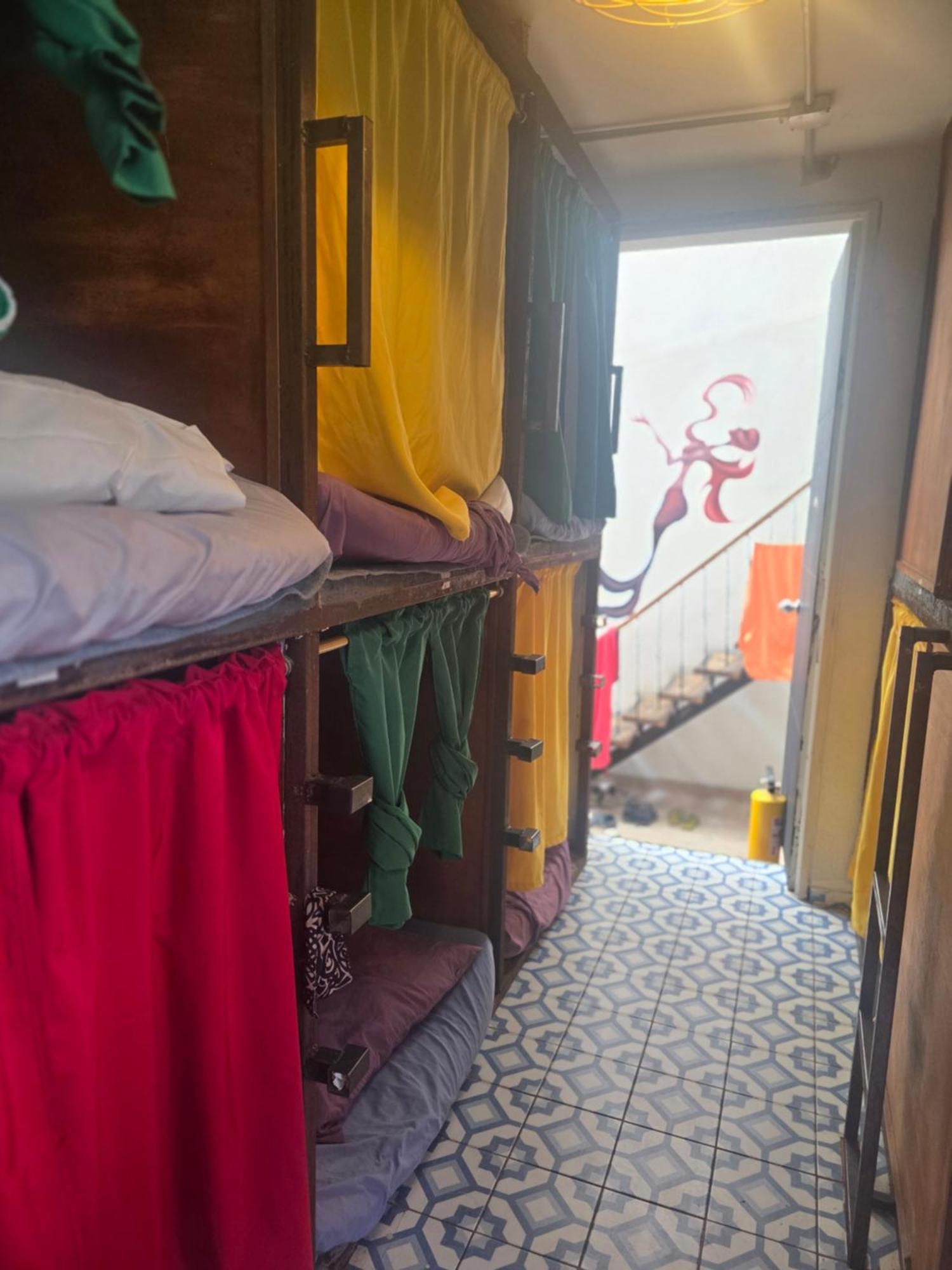 Portelli Hostal-zona G Para Extranjeros Hostel *
