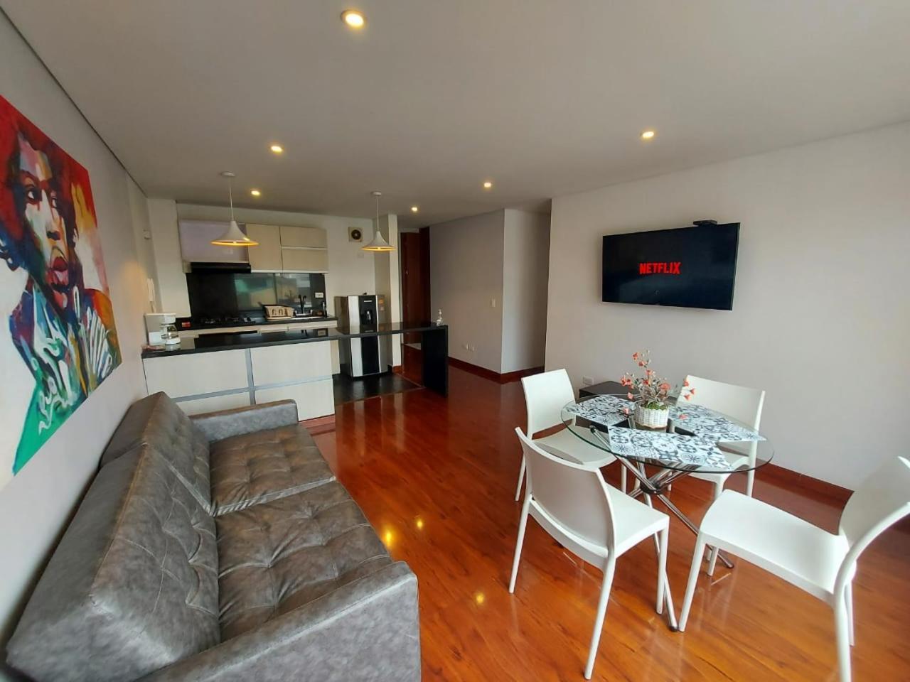 And Aparthotel