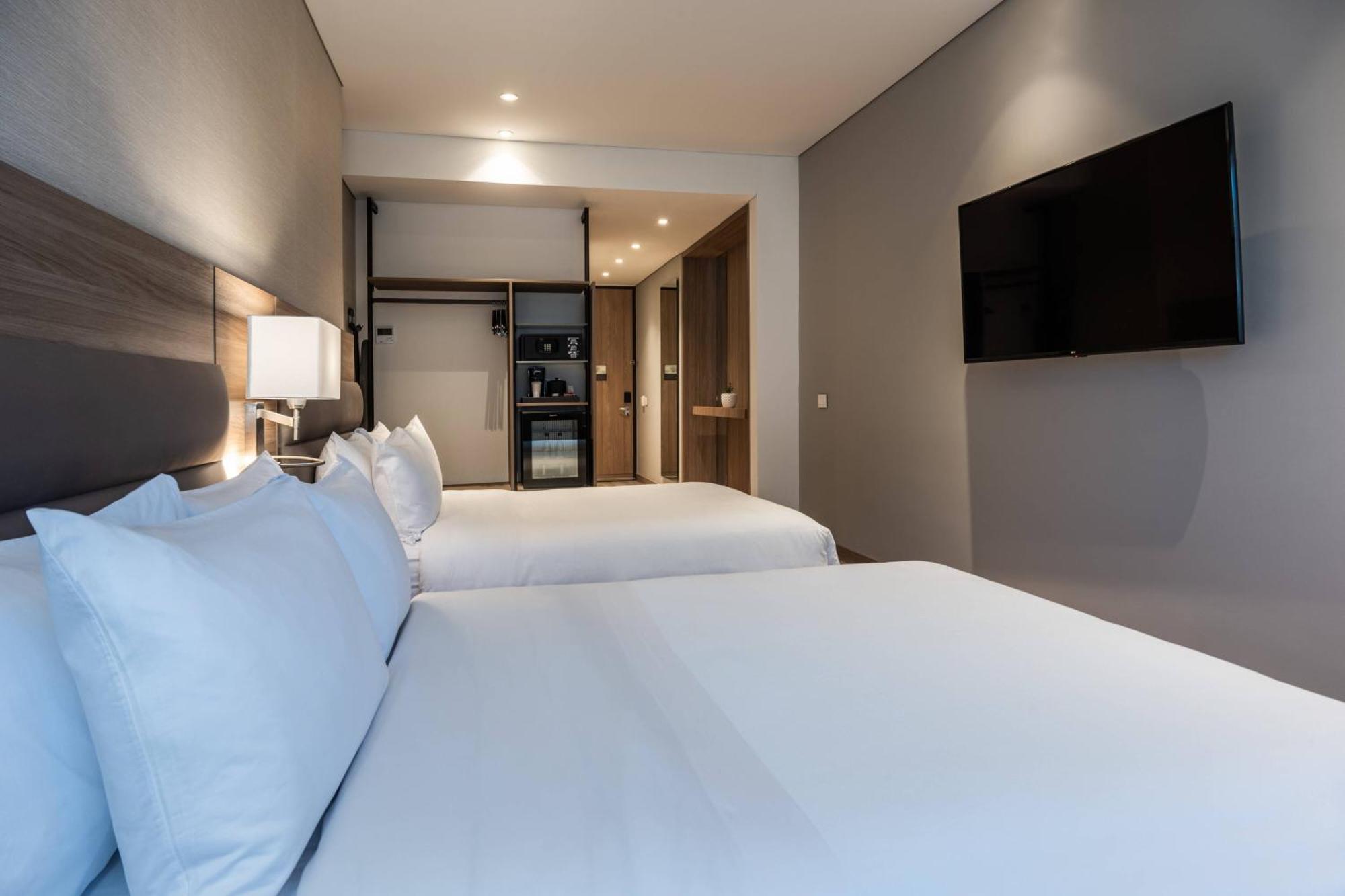 Ac By Marriott Zona T Hotel Bogota