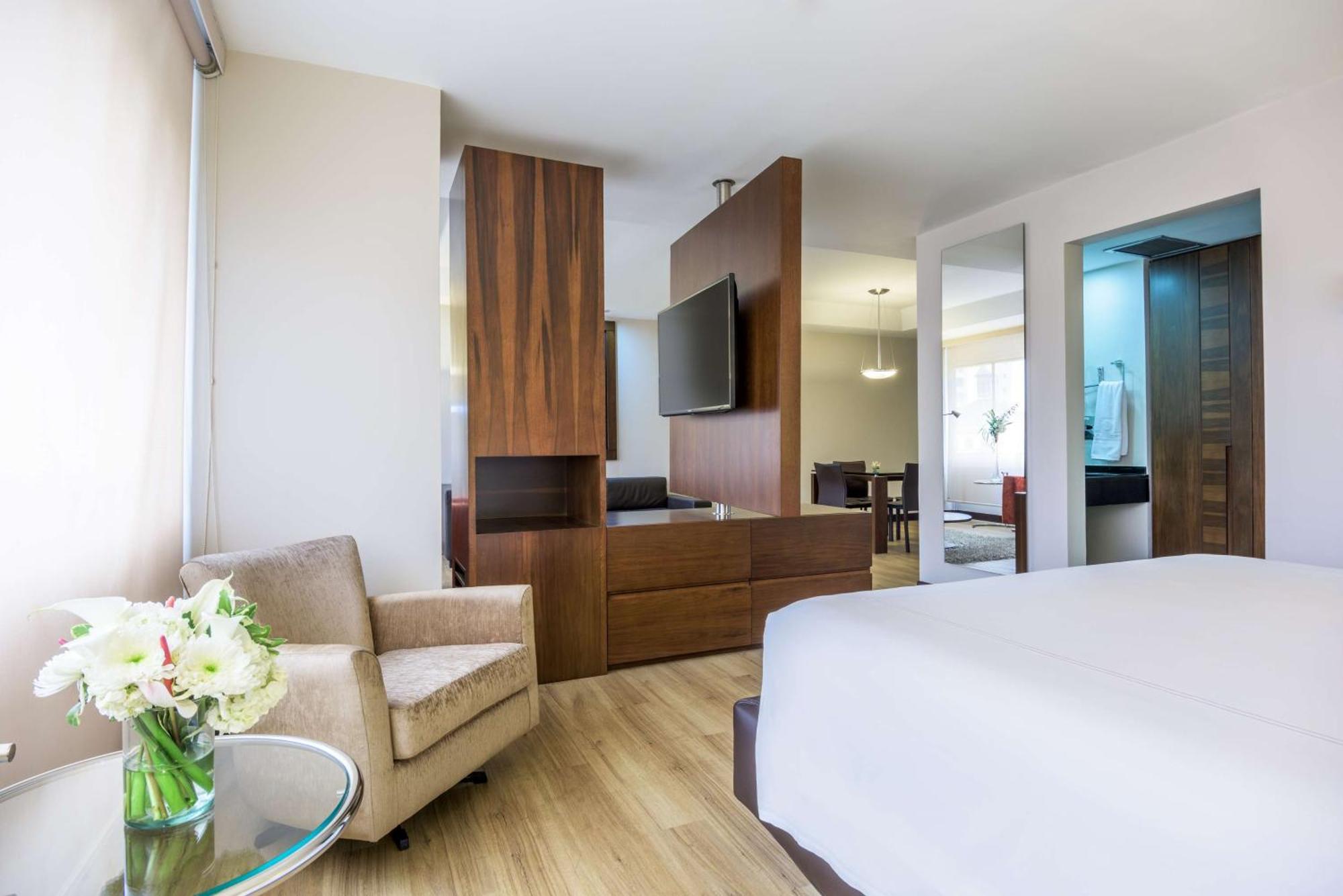 Nh Collection Royal Wtc Hotel