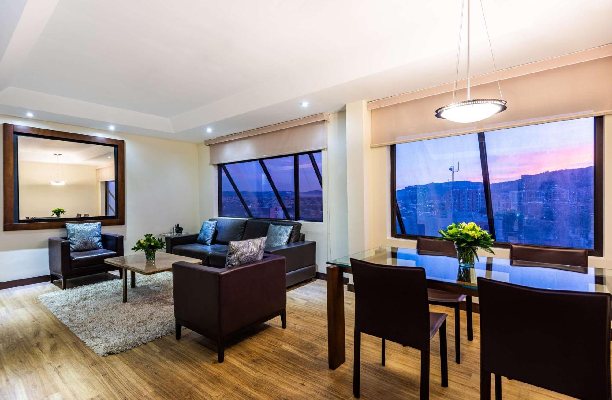 Hotel Nh Collection Royal Wtc 5*