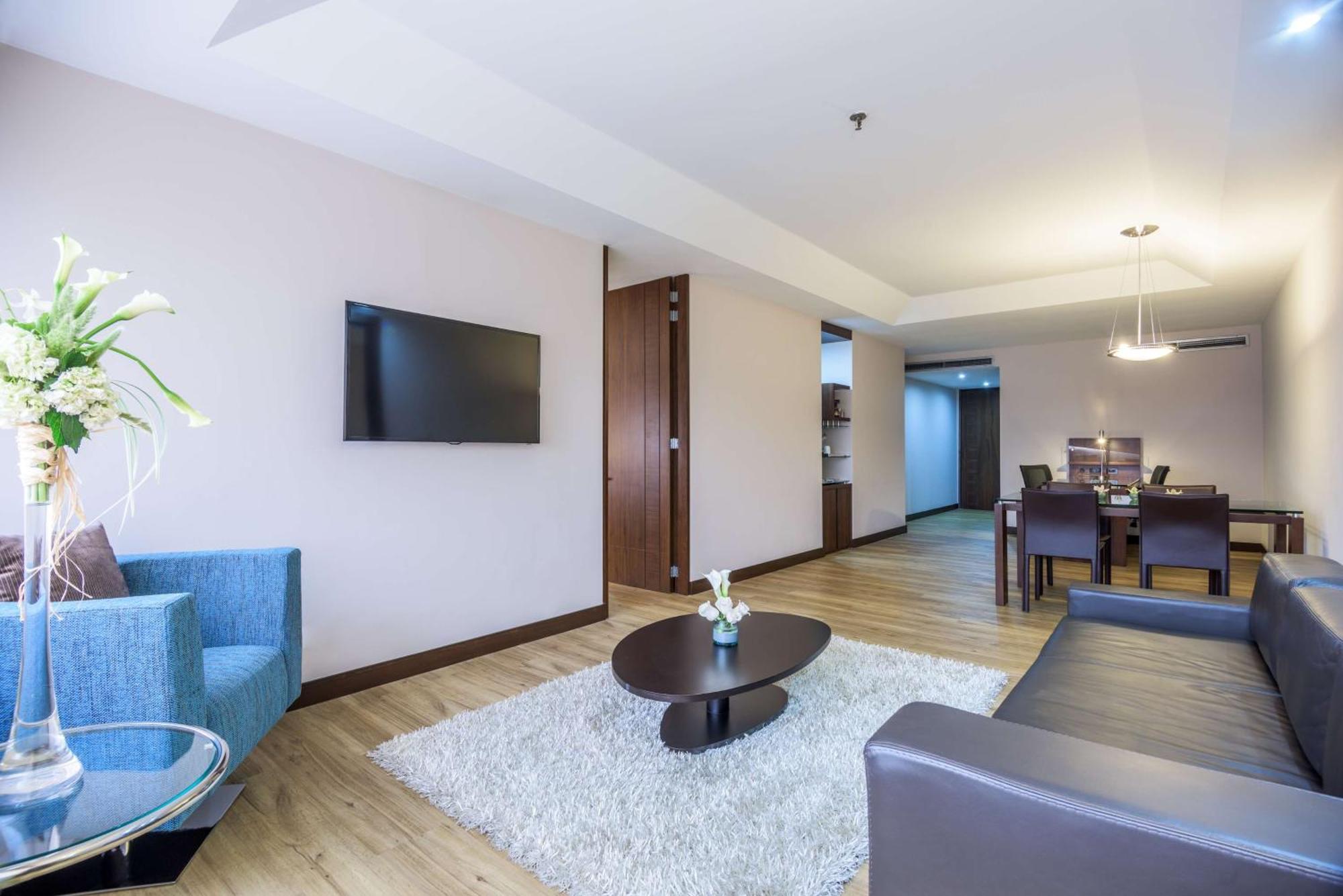 Nh Collection Royal Wtc Hotel