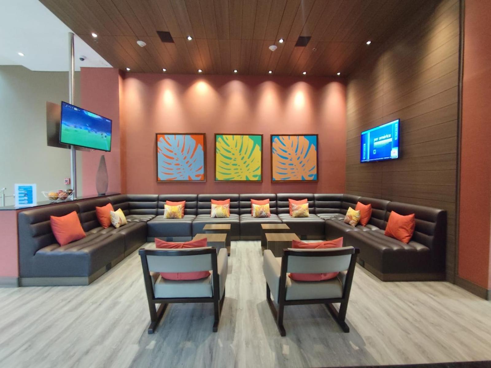Hampton By Hilton Usaquen Hotel 4*