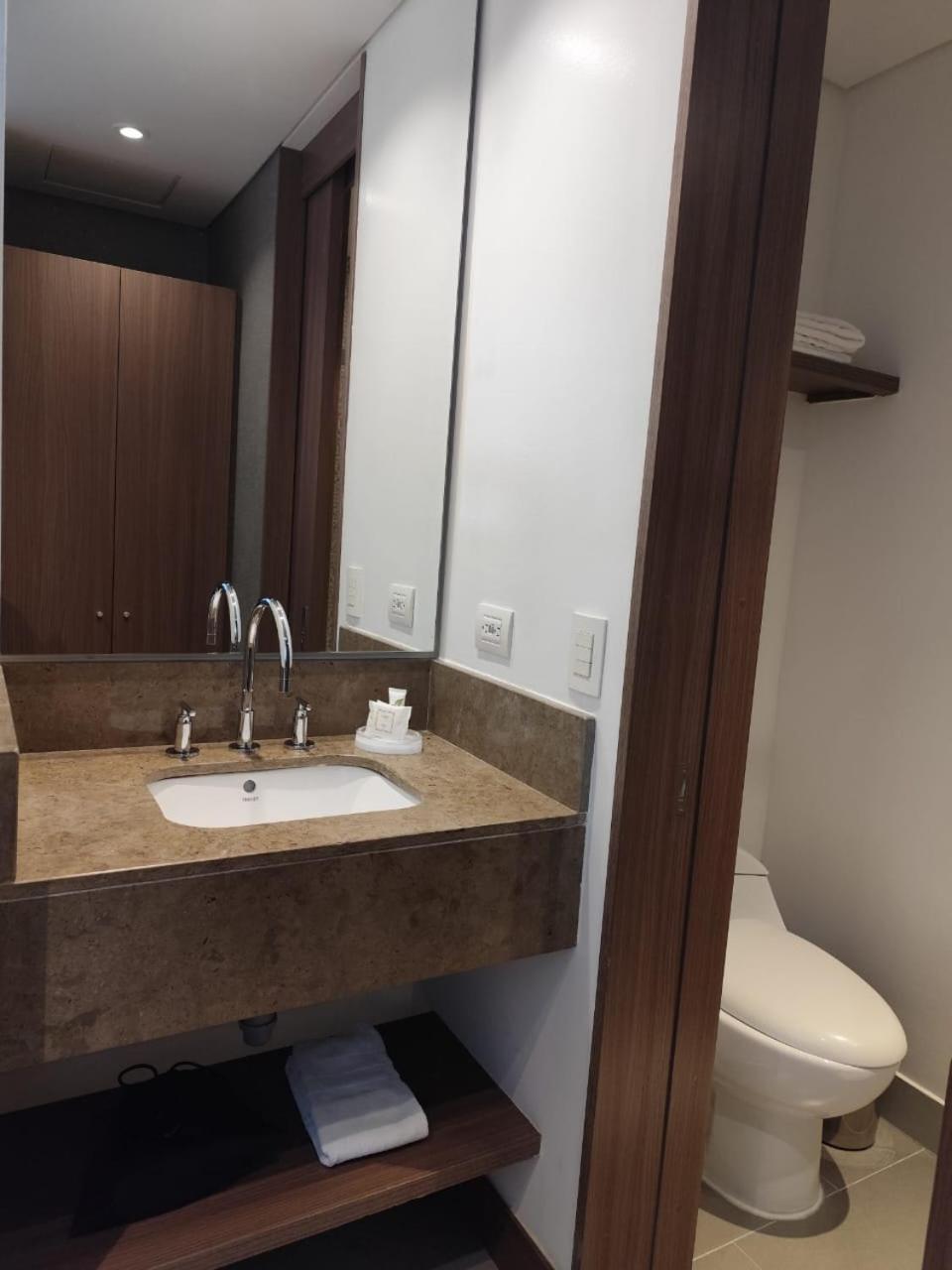 Hotel Hampton By Hilton Usaquen 4*
