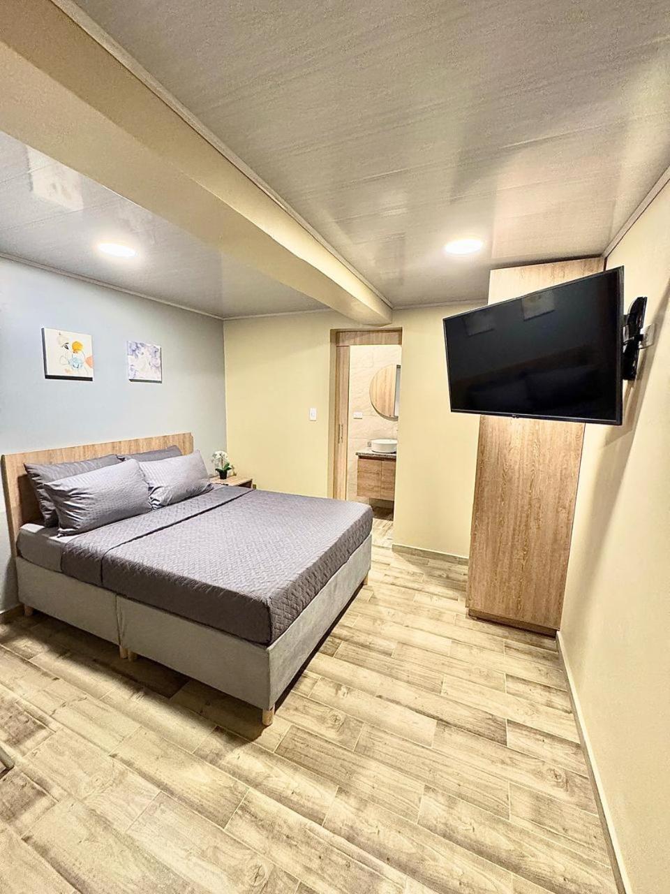 Guest house Hostelfc Santa Barbara *