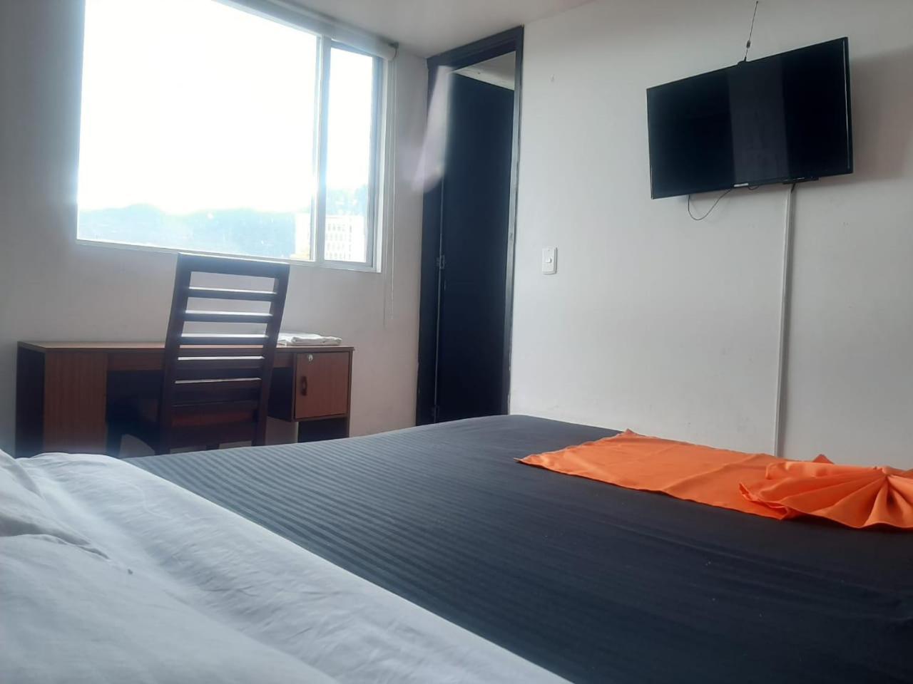 Sector De Corferias , Y , A 10 Cuadras Embajada Americana , Cerca Al , G 12 , Universidad Nacional , Aeropuerto A 2 Cuadras Estacion Ciudad Universitaria Marque-tresdiecisietecincoveintisieteveintiseistreintayuno * Bogota