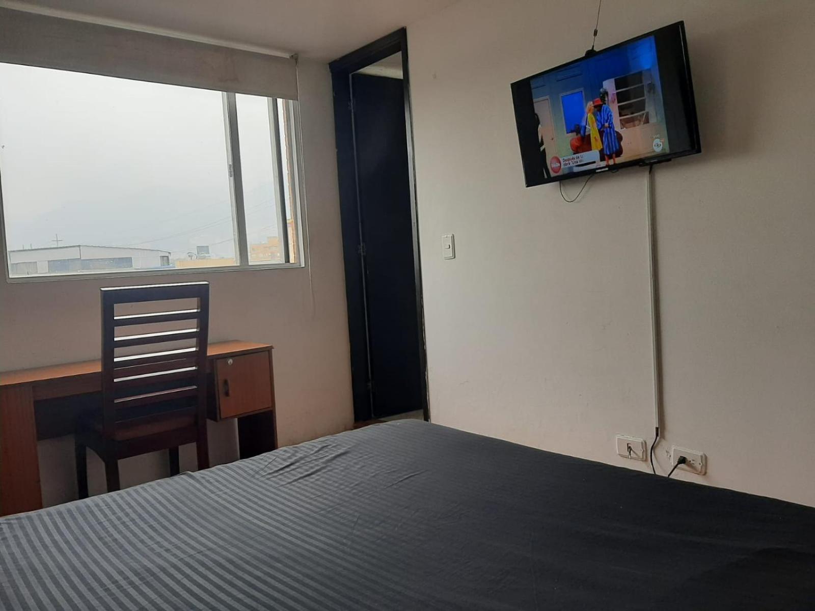 Hotel Sector De Corferias , Y , A 10 Cuadras Embajada Americana , Cerca Al , G 12 , Universidad Nacional , Aeropuerto A 2 Cuadras Estacion Ciudad Universitaria Marque-tresdiecisietecincoveintisieteveintiseistreintayuno