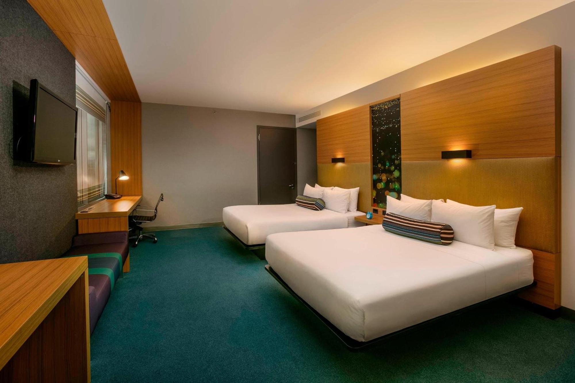 Aloft Airport Hotel 4*