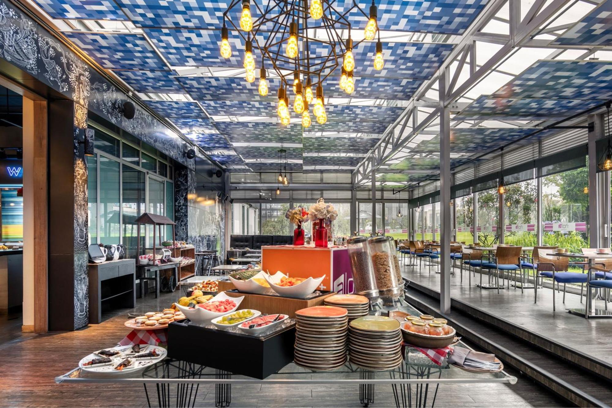 Aloft Airport Hotel