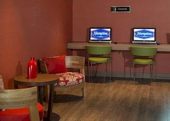 Hotel Hampton By Hilton Usaquen 4*