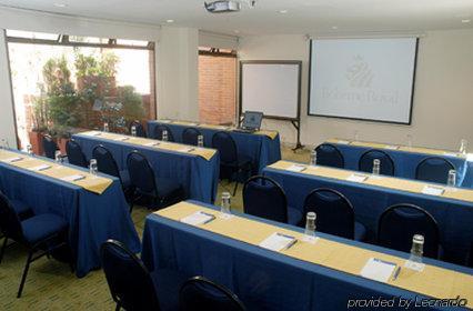 Hotel Avani Royal Zona T 4*