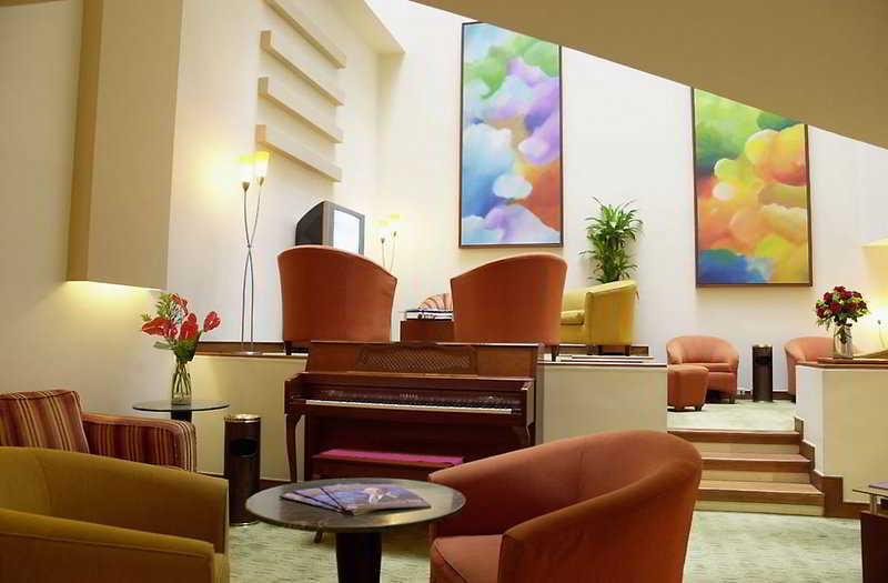 Hotel Avani Royal Zona T