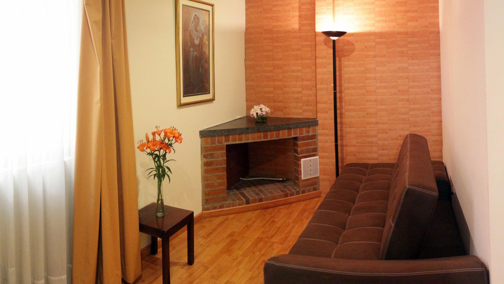 Hotel Charlies Place Bogota