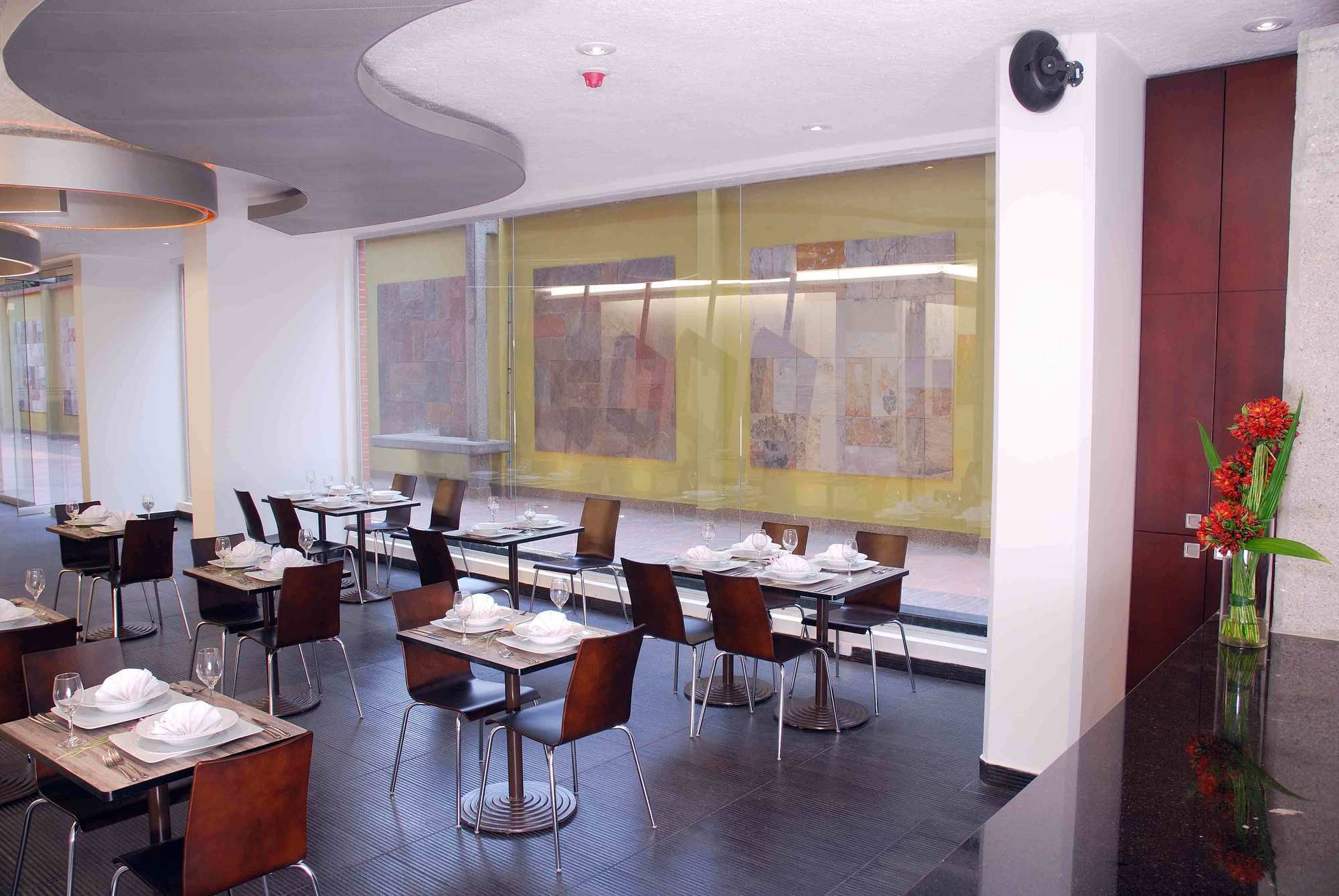 Western 93 Park Bogota