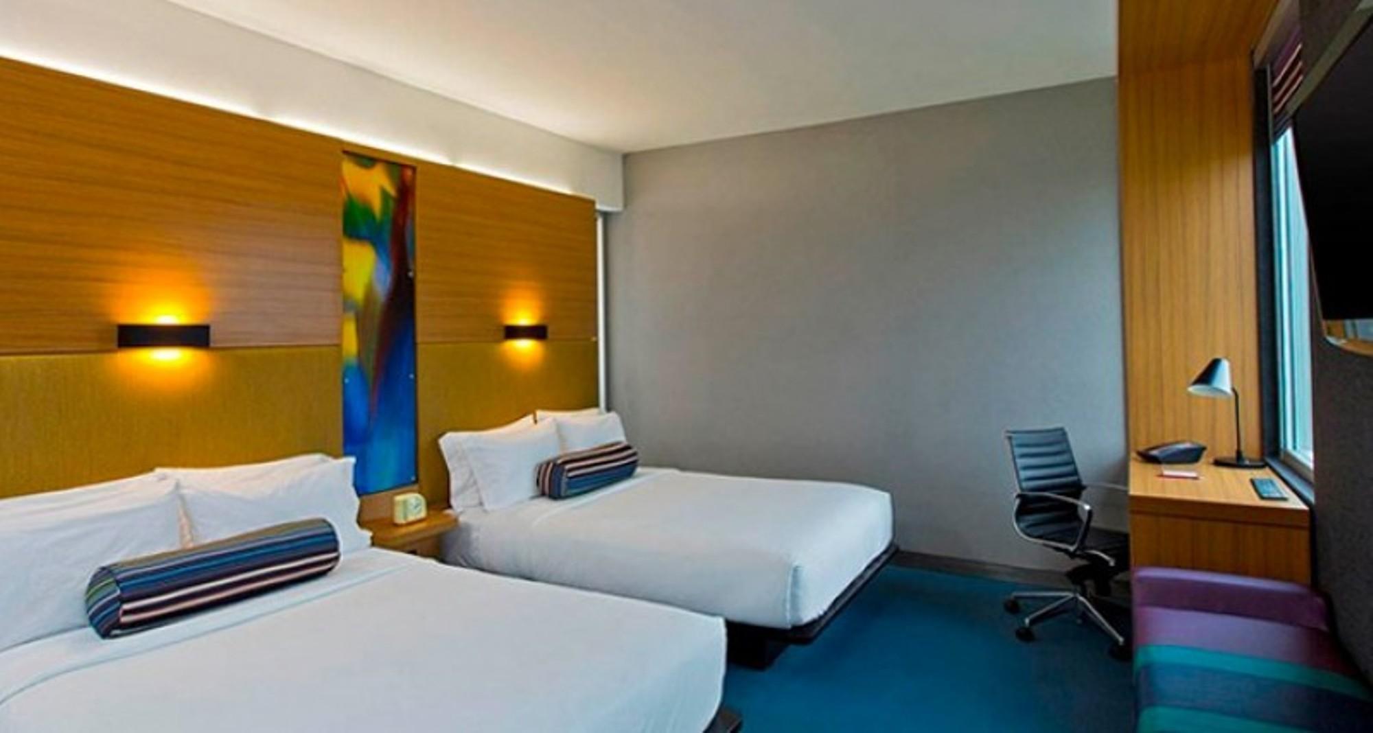 Hotel Aloft Airport 4*