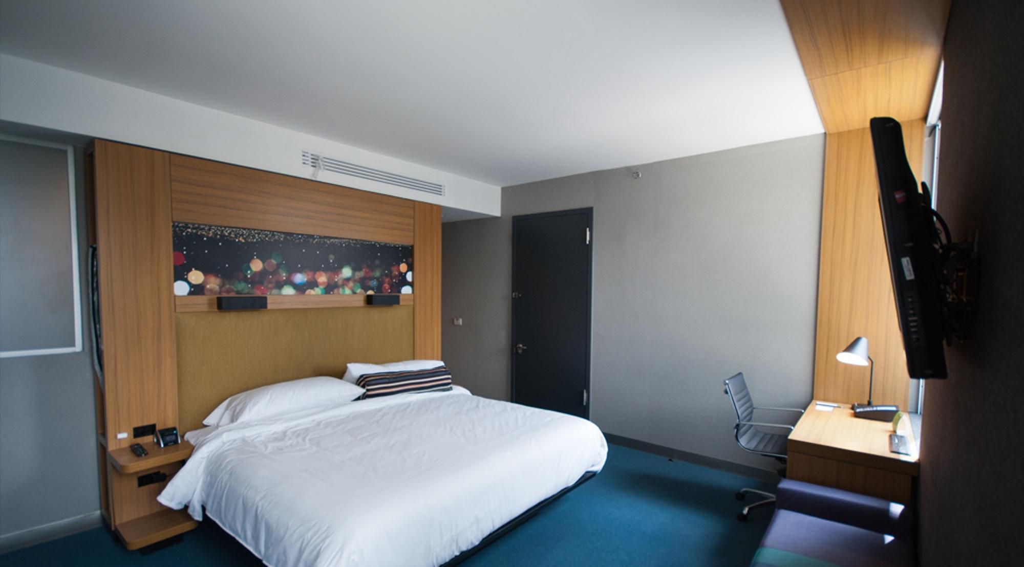 Hotel Aloft Airport 4*