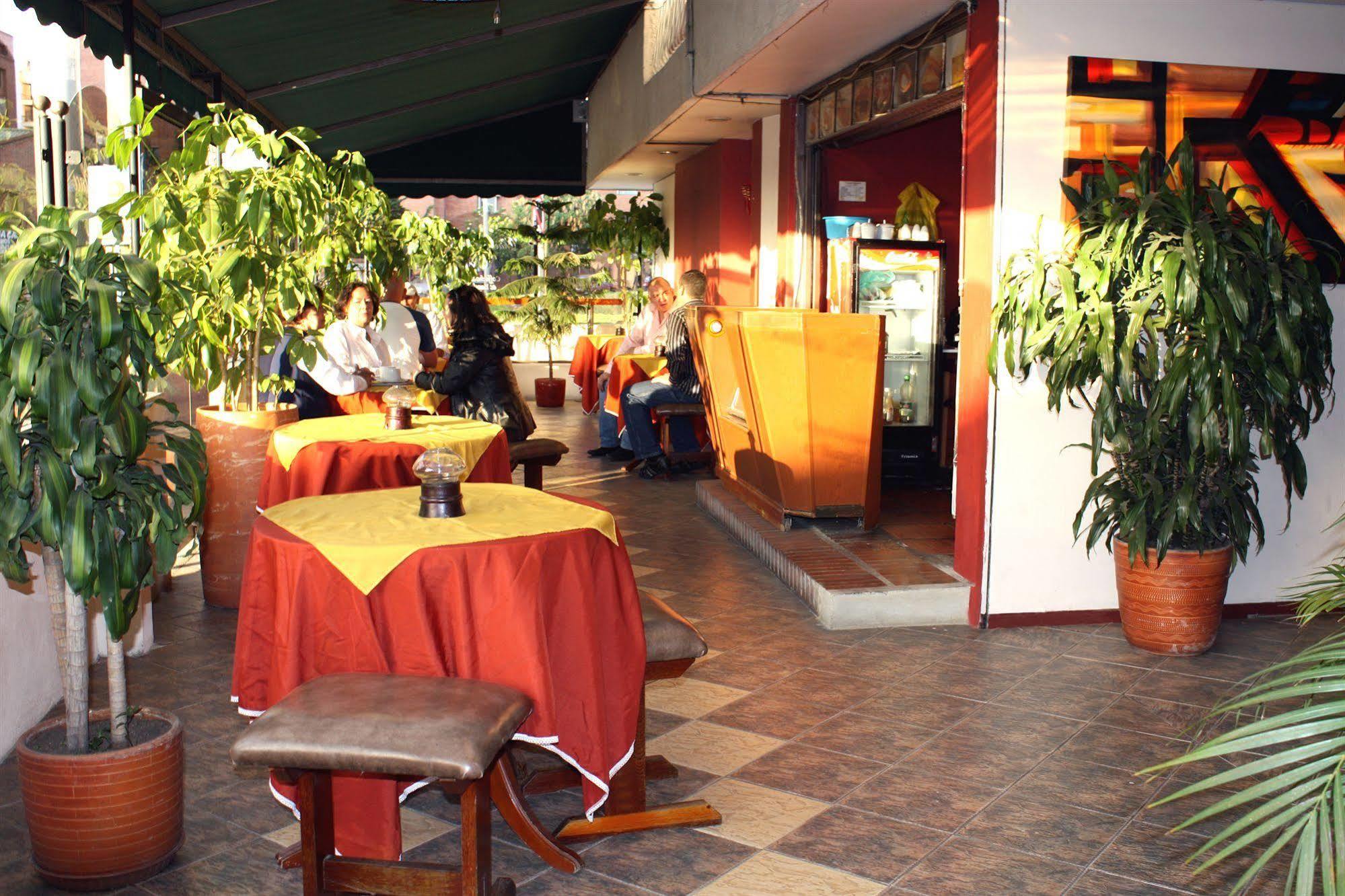 Hotel Charlies Place Bogota