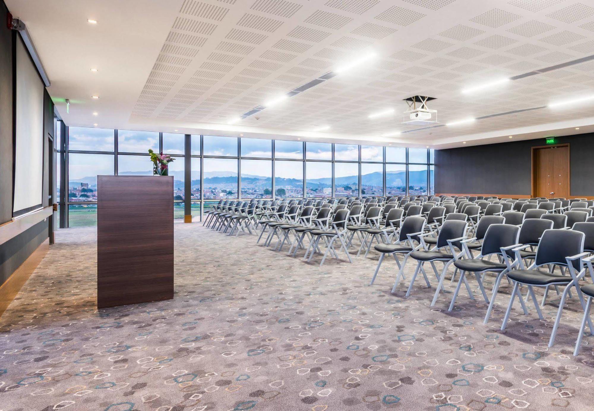 Courtyard By Marriott Airport Hotel Bogota