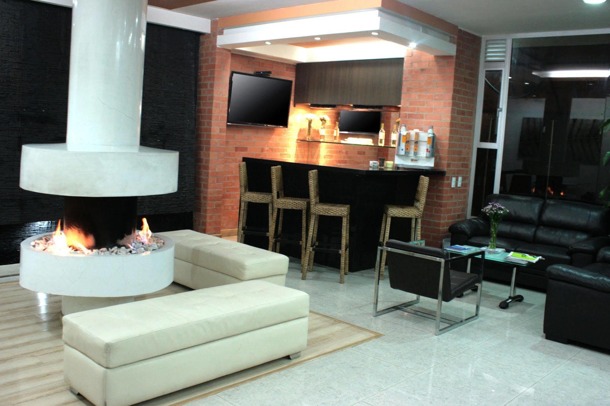 Hotel Regency La Feria
