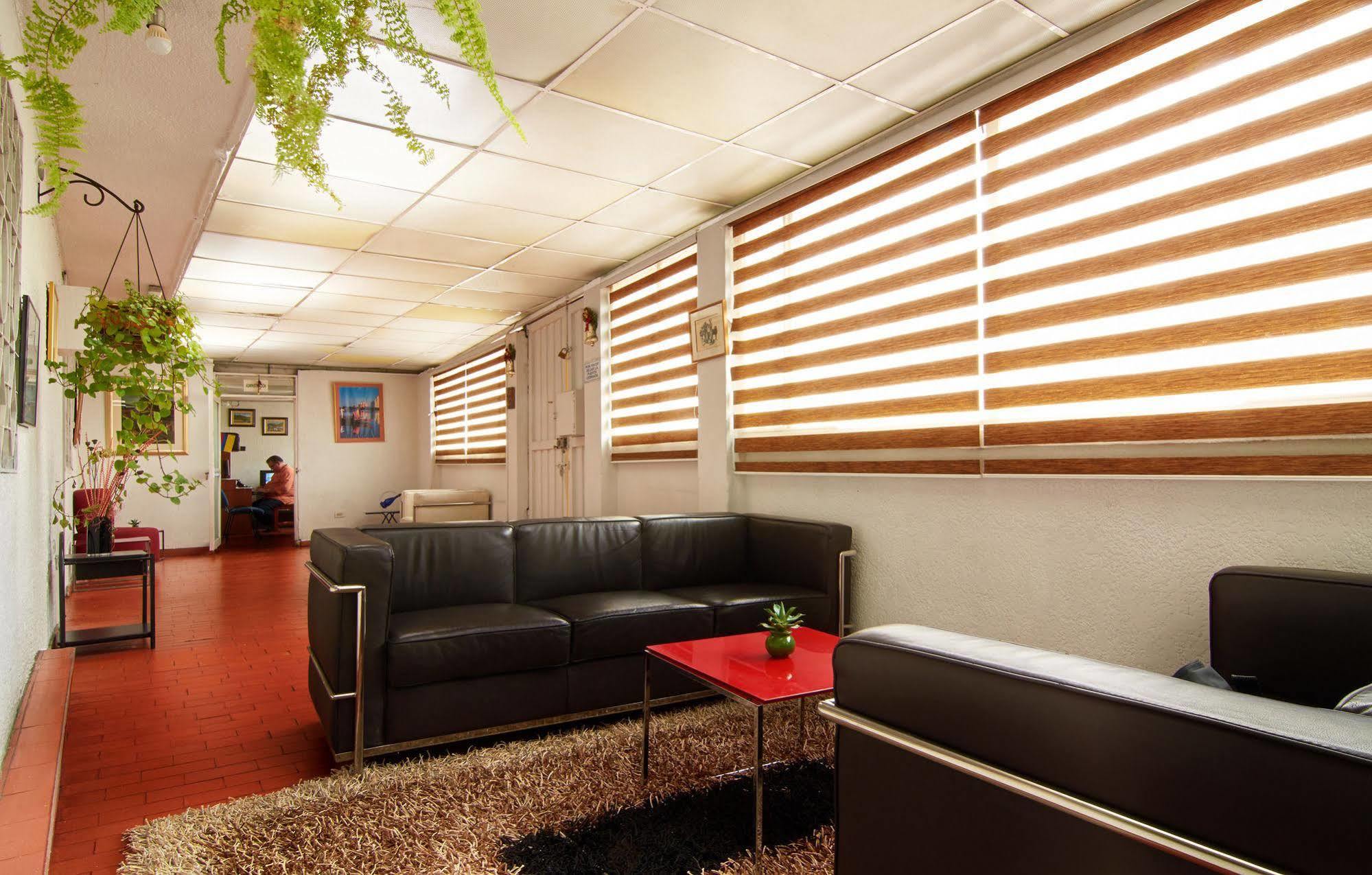 Deportel Hostel *