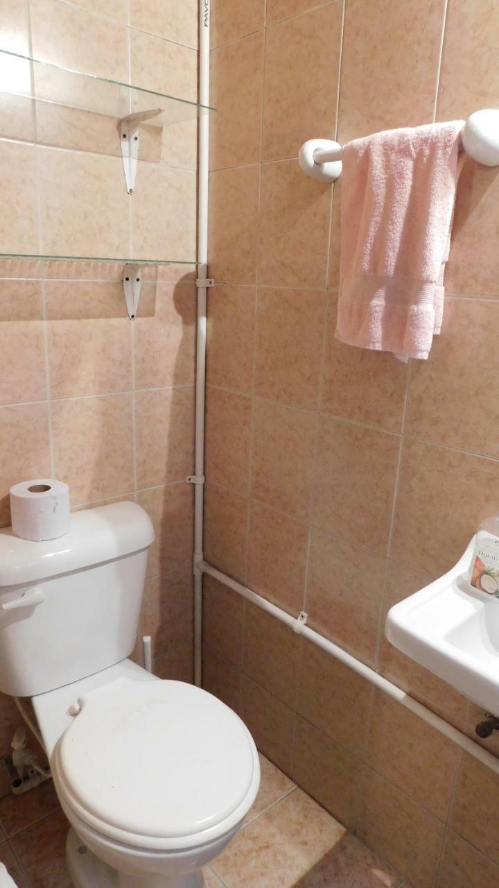 Bed & Breakfast Familiar La Alborada Bogota