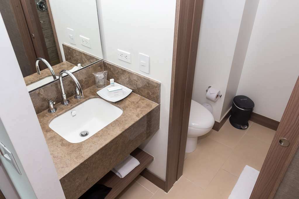 Hampton By Hilton Usaquen Hotel