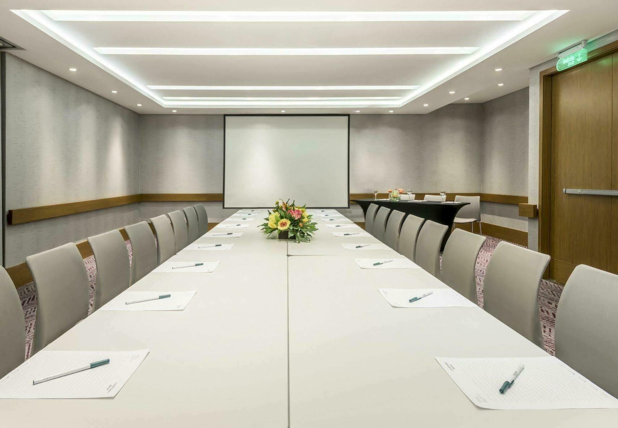 Courtyard By Marriott Airport Hotel Bogota