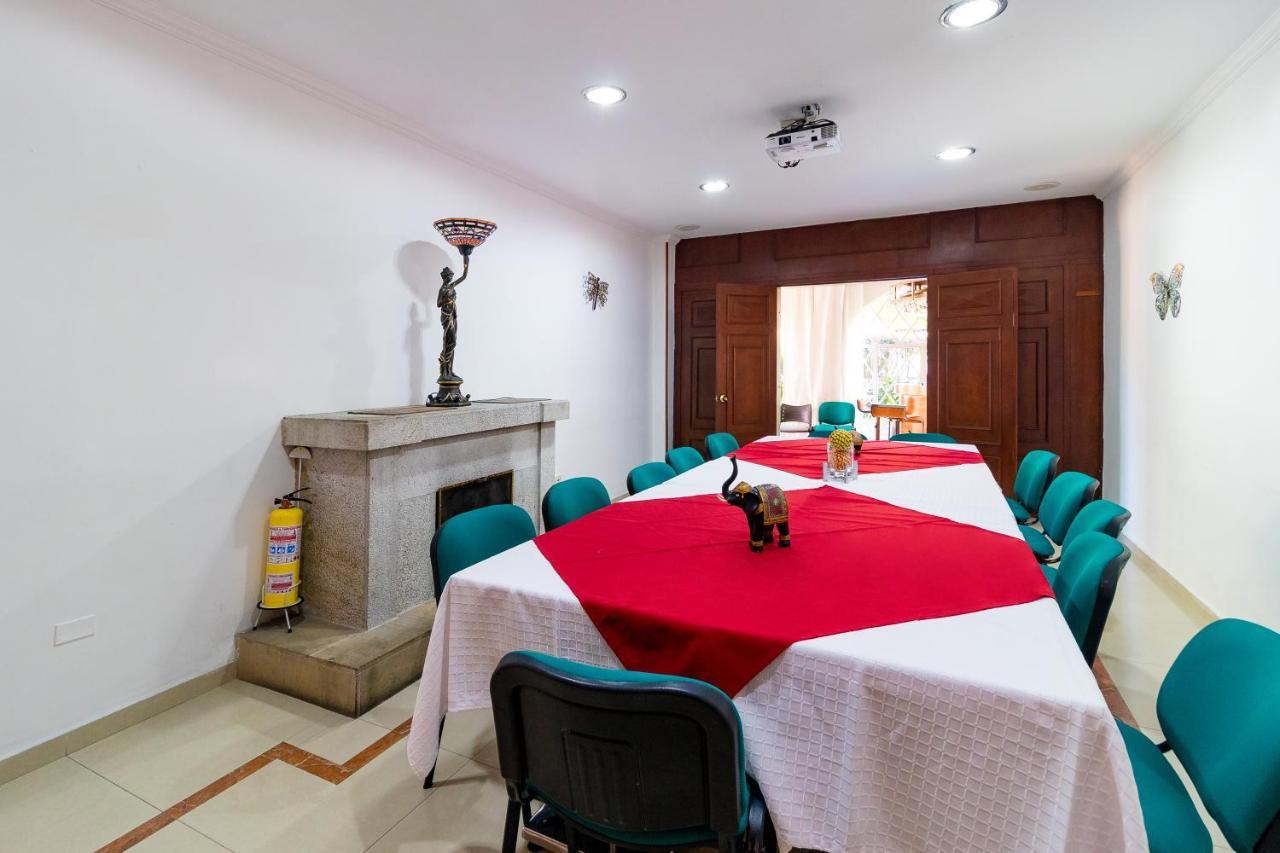 Ayenda 1068 Plaza 36 Hotel Bogota